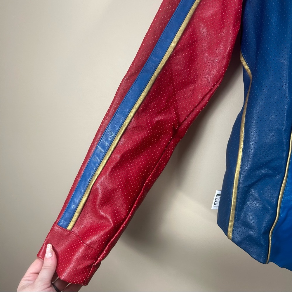 NWT Disney Her Universe Ms. Marvel Faux Leather Moto Cosplay Jacket Size XS - Picture 6 of 10